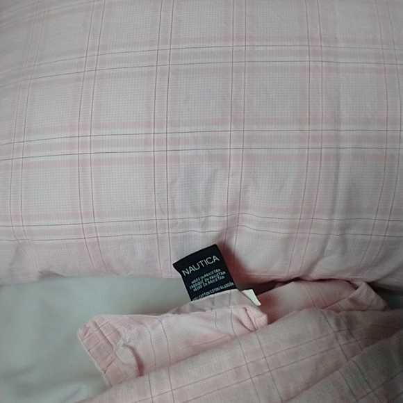 2 sets of size twin sheets. 1 pink Nautica, 1PBK - Picture 6 of 8